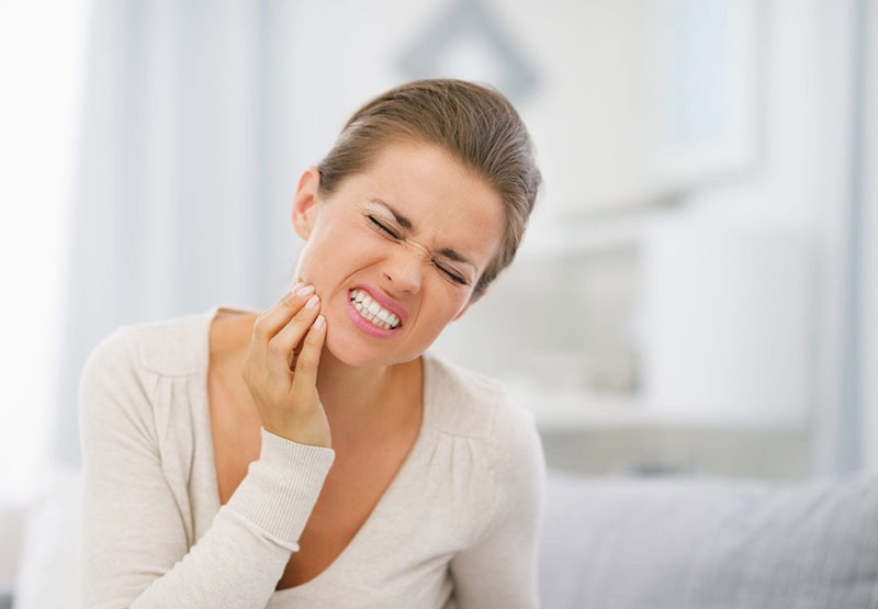 Ê buốt răng kéo dài có thể gây nhiều bệnh nguy hiểm về răng