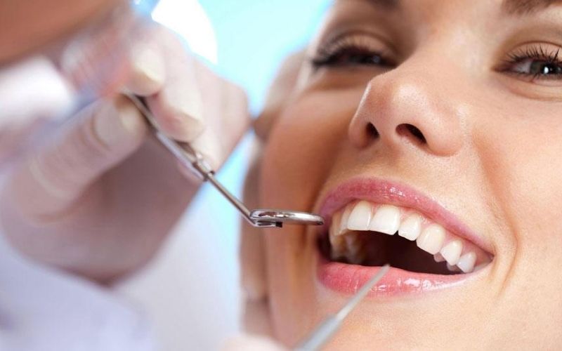 Khám răng định kỳ là cách tốt nhất để bảo vệ răng miệng khỏi tình trạng ê buốt