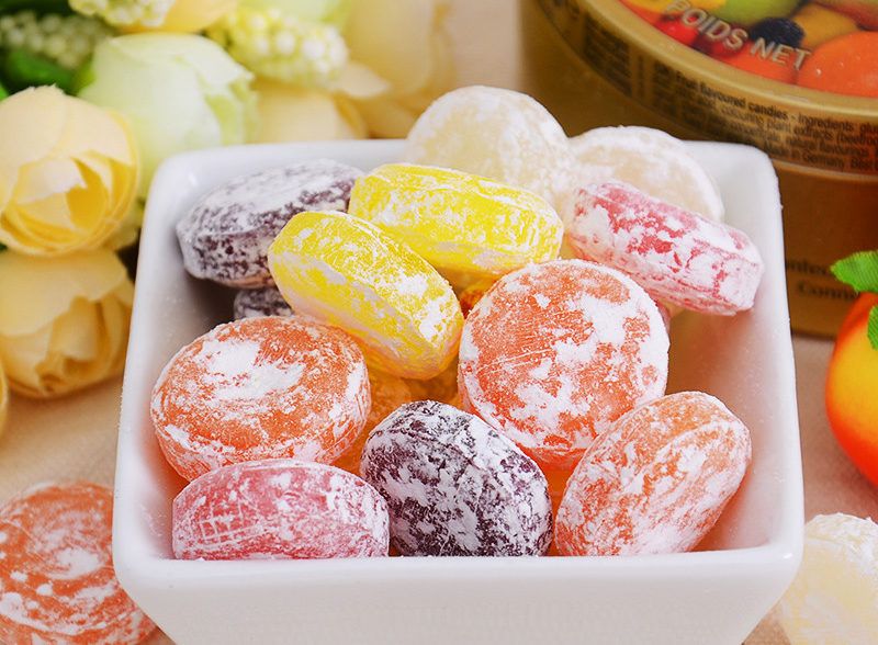 Bánh kẹo chứa nhiều đường không tốt cho người bị viêm nha chu