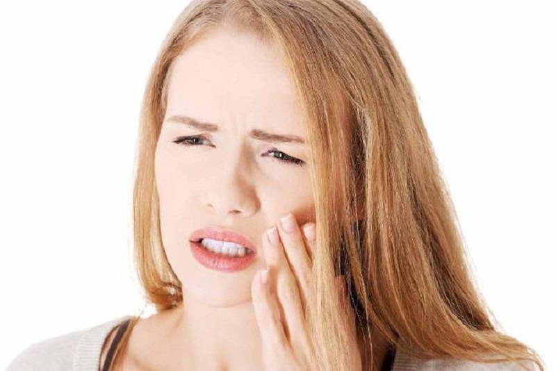 Ê buốt răng khiến cho việc ăn uống, nghỉ ngơi bị ảnh hưởng nghiêm trọng