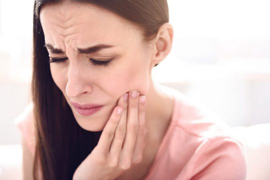 Ê buốt răng sau khi trám nguyên nhân là gì? Các phòng ngừa và khắc phục tình trạng này
